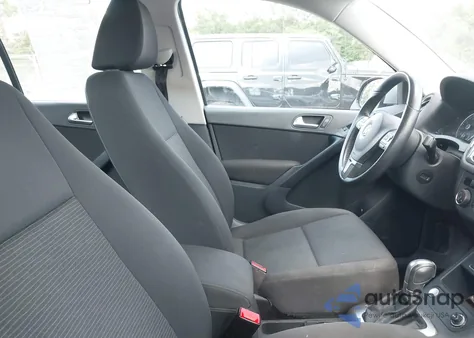 2018 Volkswagen Tiguan Limited 2.0T z USA, uszkodzony, nr VIN WVGAV7AX4JK003057